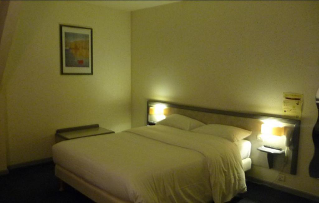 Hotel Le Chatelain Faulquemont Habitación foto
